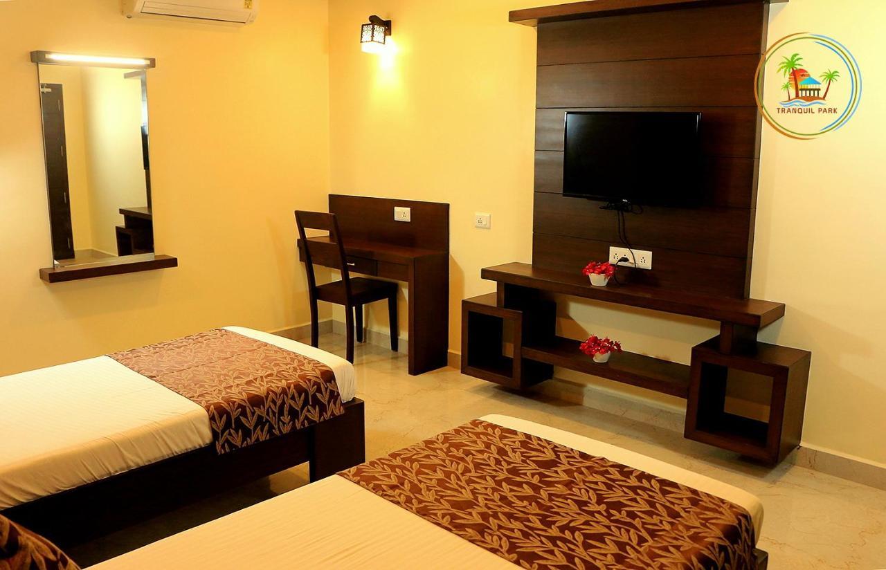 Tranquil Park Hotel ปอนดิเชอรี ภายนอก รูปภาพ