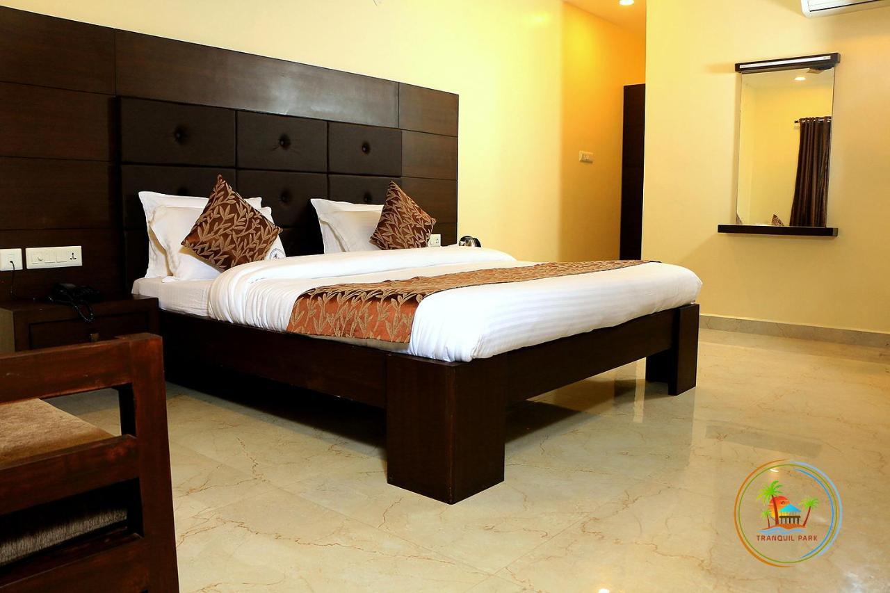 Tranquil Park Hotel ปอนดิเชอรี ภายนอก รูปภาพ