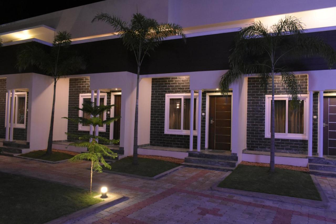 Tranquil Park Hotel ปอนดิเชอรี ภายนอก รูปภาพ